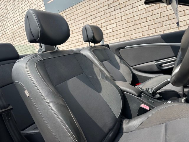 2010 Renault Megane 1.4L Dynamique Tomtom Tce 2dr - Photo 11