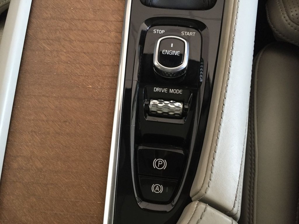 USED 2016 66 VOLVO XC90 2.0 D5 POWERPULSE INSCRIPTION AWD 5d 231 BHP FULL SERVICE HISTORY