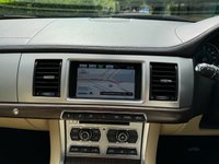 USED 2013 13 JAGUAR XF 2.2 D LUXURY 4d 200 BHP 
