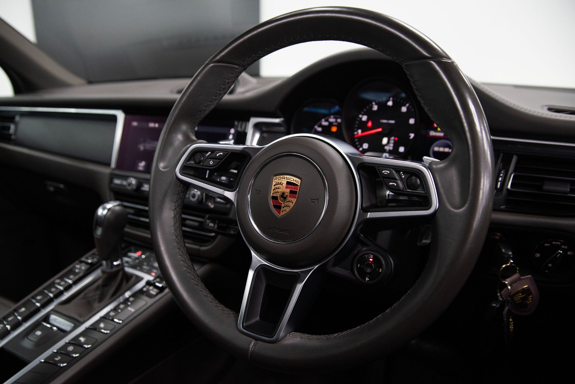 USED 2018 68 PORSCHE MACAN 2.0 PDK 