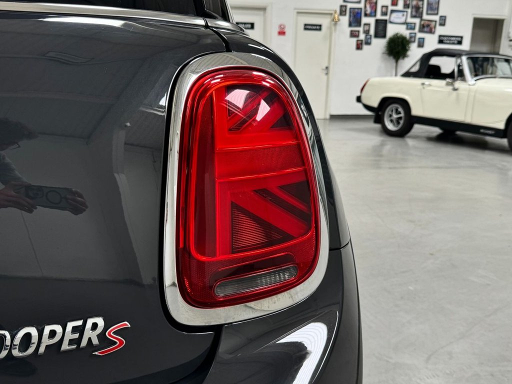 USED 2020 20 MINI HATCH COOPER 2.0 COOPER S SPORT 3d 190 BHP SAT NAV,+COMFORT+JCW PACKS