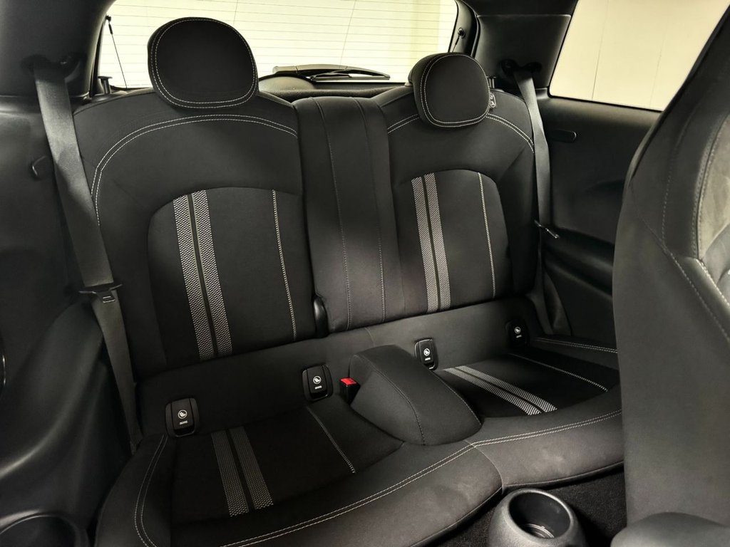 USED 2020 20 MINI HATCH COOPER 2.0 COOPER S SPORT 3d 190 BHP SAT NAV,+COMFORT+JCW PACKS