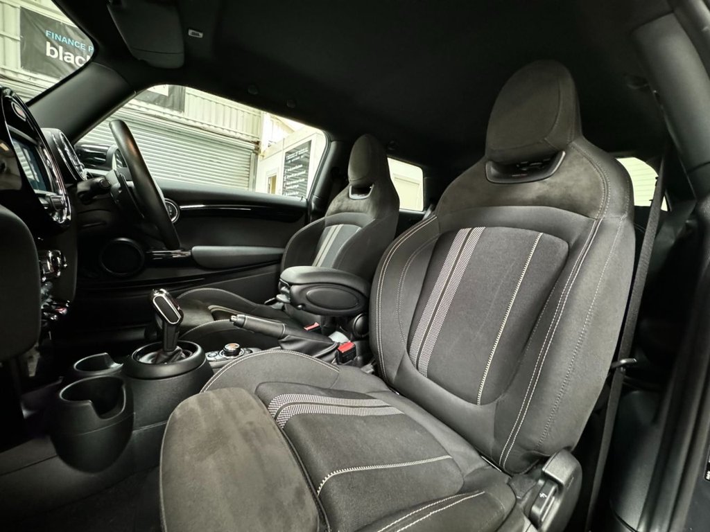 USED 2020 20 MINI HATCH COOPER 2.0 COOPER S SPORT 3d 190 BHP SAT NAV,+COMFORT+JCW PACKS