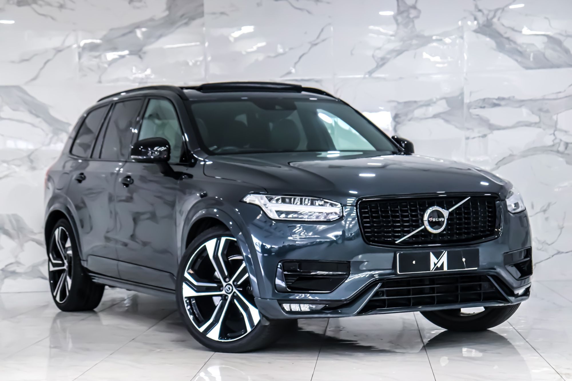 2021 Volvo Xc90 B5 R-Design Pro Awd Mhev £37,995