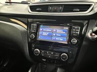 USED 2014 14 NISSAN QASHQAI 1.2 ACENTA PREMIUM DIG-T 5d 113 BHP 17" ALLOYS+SAT NAV+PAN ROOF