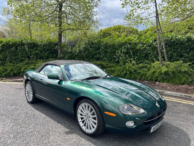 2005 05 Jaguar Xk8 4.2 CONVERTIBLE 2d AUTO 300 BHP-FANTASTIC 2 OWNER JAGUAR XK8 4.2S WHITE BADGE CONVERTIBLE, FINISHED IN JAGUAR RACING GREEN WITH HEATED IVORY LEATHER,14 SERVICES ON FILE, 20