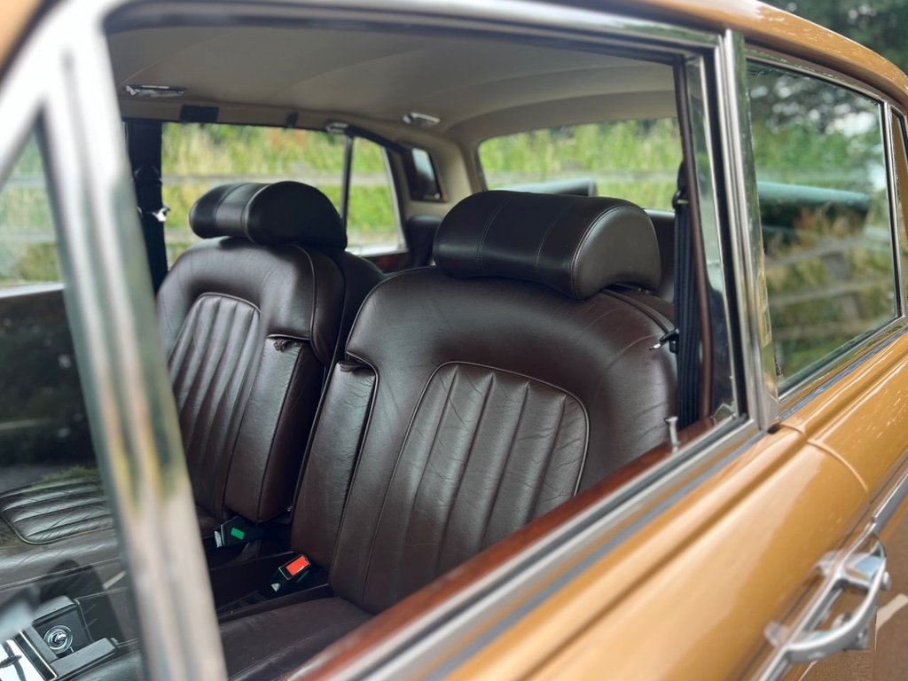 USED 1980 ROLLS-ROYCE SILVER SHADOW II // 6800cc V8 // 4d // px swap 