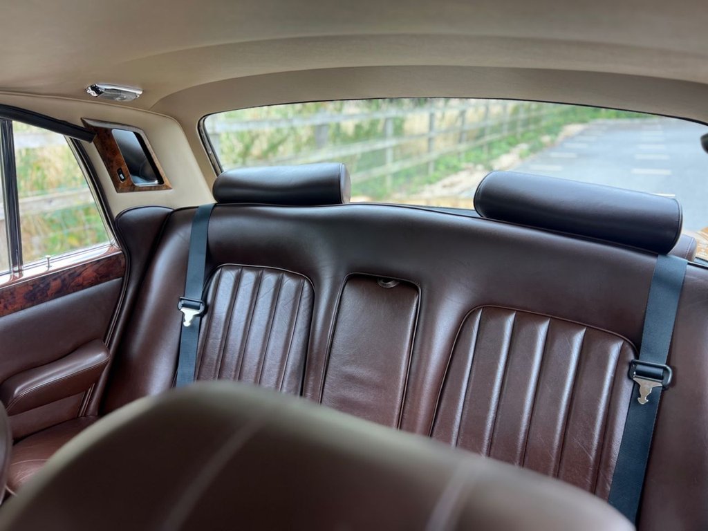 USED 1980 ROLLS-ROYCE SILVER SHADOW II // 6800cc V8 // 4d // px swap 