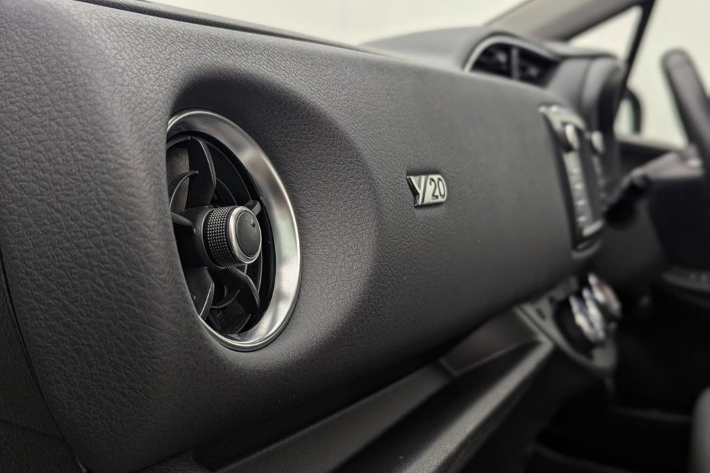 USED 2019 69 TOYOTA YARIS 1.5 VVT-I Y20 5d 110 BHP DAB Bluetooth