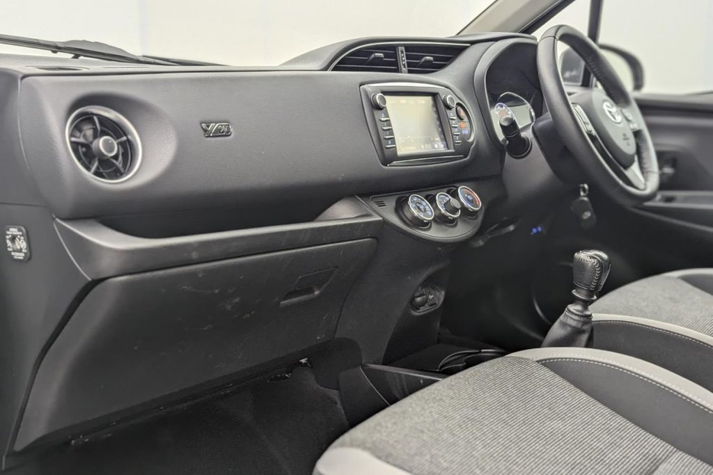 USED 2019 69 TOYOTA YARIS 1.5 VVT-I Y20 5d 110 BHP DAB Bluetooth
