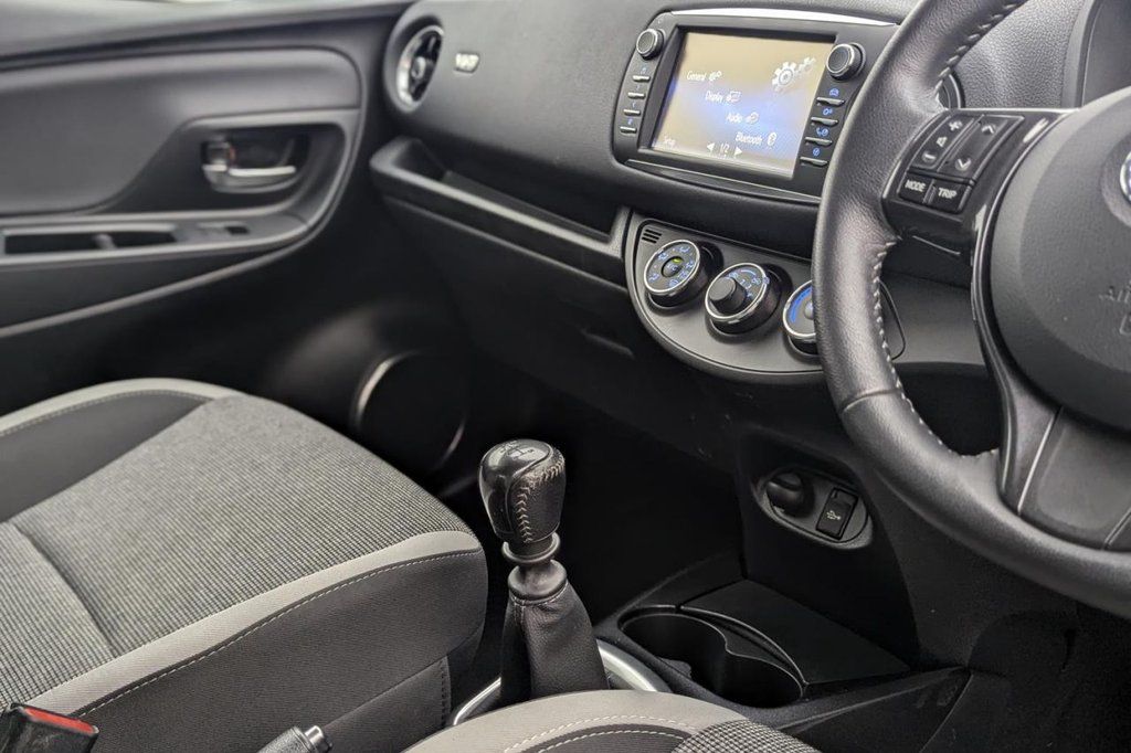 USED 2019 69 TOYOTA YARIS 1.5 VVT-I Y20 5d 110 BHP DAB Bluetooth