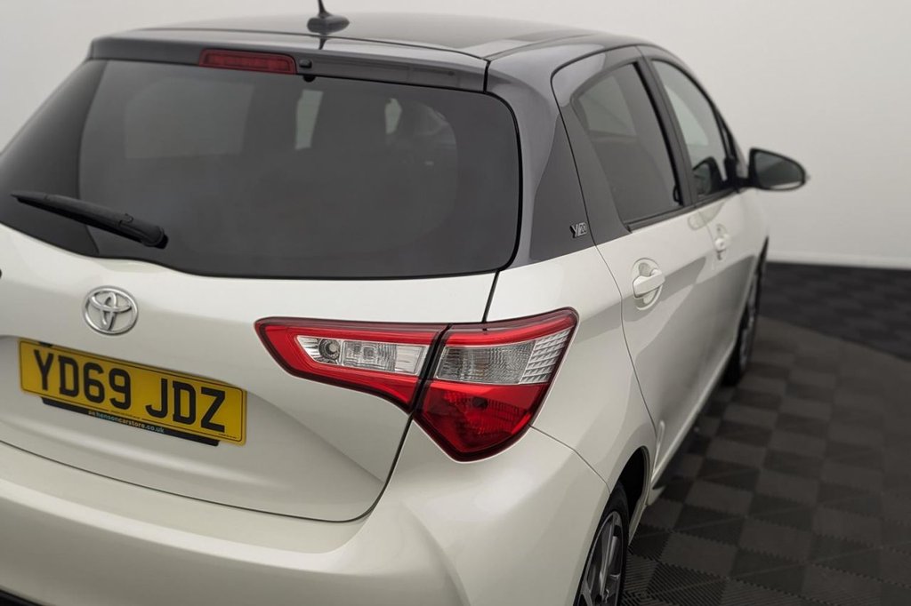 USED 2019 69 TOYOTA YARIS 1.5 VVT-I Y20 5d 110 BHP DAB Bluetooth
