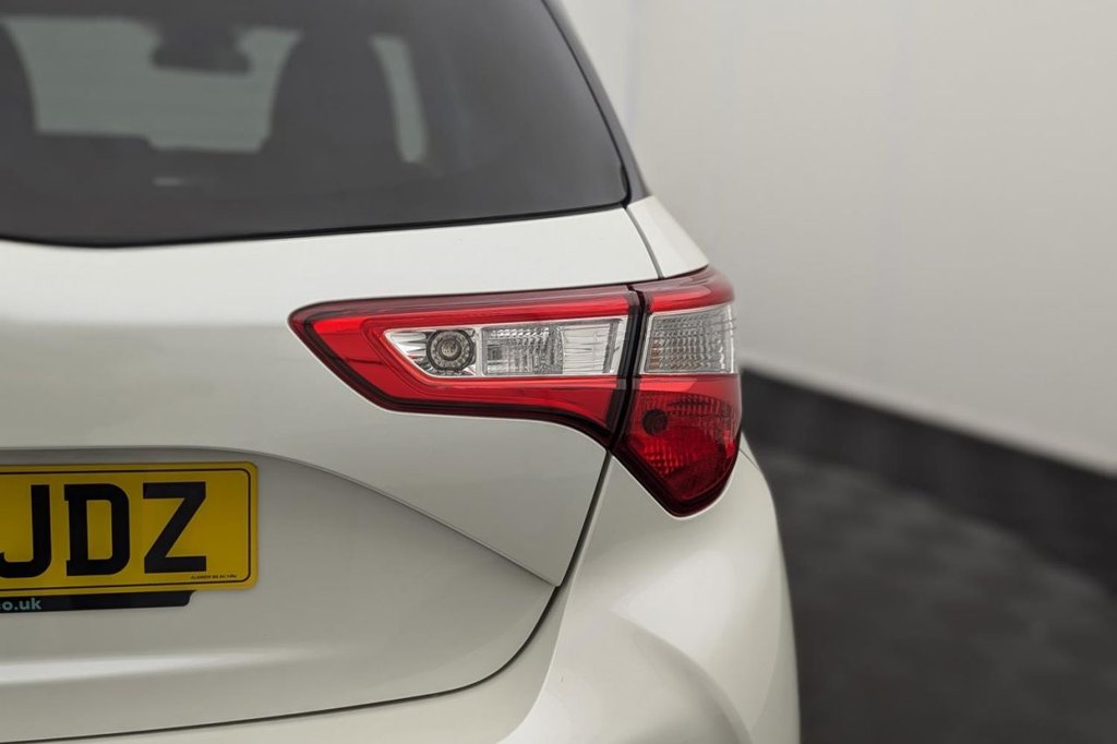 USED 2019 69 TOYOTA YARIS 1.5 VVT-I Y20 5d 110 BHP DAB Bluetooth