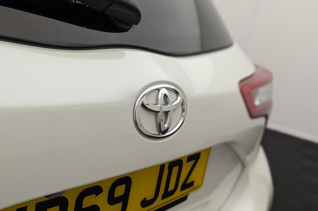 USED 2019 69 TOYOTA YARIS 1.5 VVT-I Y20 5d 110 BHP DAB Bluetooth