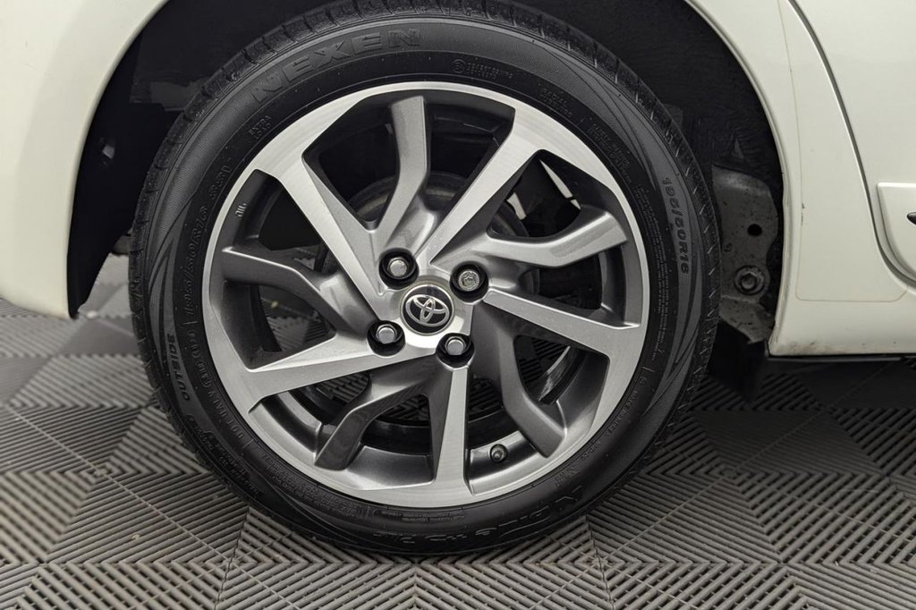 USED 2019 69 TOYOTA YARIS 1.5 VVT-I Y20 5d 110 BHP DAB Bluetooth