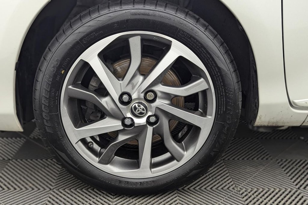 USED 2019 69 TOYOTA YARIS 1.5 VVT-I Y20 5d 110 BHP DAB Bluetooth