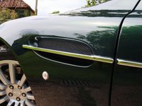 USED 2004 04 ASTON MARTIN VANQUISH 5.9 V12 2d 460 BHP FULL ASTON HISTORY, TWO TONE LEATHER, FASCIA COLOUR IN EXTERIOR COLOUR, PARK SENSORS, LINN 700 WATT AUDO, PENTLAND GREEN - STUNNING!!