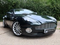 USED 2004 04 ASTON MARTIN VANQUISH 5.9 V12 2d 460 BHP FULL ASTON HISTORY, TWO TONE LEATHER, FASCIA COLOUR IN EXTERIOR COLOUR, PARK SENSORS, LINN 700 WATT AUDO, PENTLAND GREEN - STUNNING!!