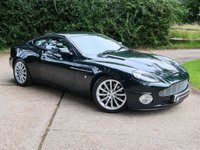 USED 2004 04 ASTON MARTIN VANQUISH 5.9 V12 2d 460 BHP FULL ASTON HISTORY, TWO TONE LEATHER, FASCIA COLOUR IN EXTERIOR COLOUR, PARK SENSORS, LINN 700 WATT AUDO, PENTLAND GREEN - STUNNING!!