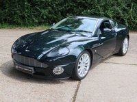 USED 2004 04 ASTON MARTIN VANQUISH 5.9 V12 2d 460 BHP FULL ASTON HISTORY, TWO TONE LEATHER, FASCIA COLOUR IN EXTERIOR COLOUR, PARK SENSORS, LINN 700 WATT AUDO, PENTLAND GREEN - STUNNING!!