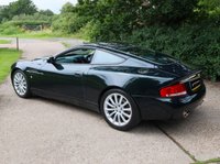 USED 2004 04 ASTON MARTIN VANQUISH 5.9 V12 2d 460 BHP FULL ASTON HISTORY, TWO TONE LEATHER, FASCIA COLOUR IN EXTERIOR COLOUR, PARK SENSORS, LINN 700 WATT AUDO, PENTLAND GREEN - STUNNING!!