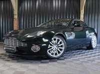 USED 2004 04 ASTON MARTIN VANQUISH 5.9 V12 2d 460 BHP FULL ASTON HISTORY, TWO TONE LEATHER, FASCIA COLOUR IN EXTERIOR COLOUR, PARK SENSORS, LINN 700 WATT AUDO, PENTLAND GREEN - STUNNING!!