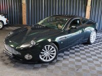 USED 2004 04 ASTON MARTIN VANQUISH 5.9 V12 2d 460 BHP FULL ASTON HISTORY, TWO TONE LEATHER, FASCIA COLOUR IN EXTERIOR COLOUR, PARK SENSORS, LINN 700 WATT AUDO, PENTLAND GREEN - STUNNING!!