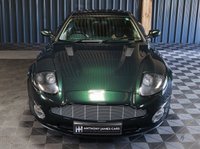 USED 2004 04 ASTON MARTIN VANQUISH 5.9 V12 2d 460 BHP FULL ASTON HISTORY, TWO TONE LEATHER, FASCIA COLOUR IN EXTERIOR COLOUR, PARK SENSORS, LINN 700 WATT AUDO, PENTLAND GREEN - STUNNING!!