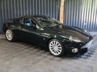 USED 2004 04 ASTON MARTIN VANQUISH 5.9 V12 2d 460 BHP FULL ASTON HISTORY, TWO TONE LEATHER, FASCIA COLOUR IN EXTERIOR COLOUR, PARK SENSORS, LINN 700 WATT AUDO, PENTLAND GREEN - STUNNING!!