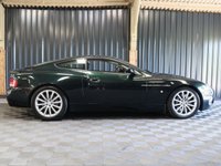 USED 2004 04 ASTON MARTIN VANQUISH 5.9 V12 2d 460 BHP FULL ASTON HISTORY, TWO TONE LEATHER, FASCIA COLOUR IN EXTERIOR COLOUR, PARK SENSORS, LINN 700 WATT AUDO, PENTLAND GREEN - STUNNING!!