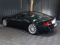 USED 2004 04 ASTON MARTIN VANQUISH 5.9 V12 2d 460 BHP FULL ASTON HISTORY, TWO TONE LEATHER, FASCIA COLOUR IN EXTERIOR COLOUR, PARK SENSORS, LINN 700 WATT AUDO, PENTLAND GREEN - STUNNING!!