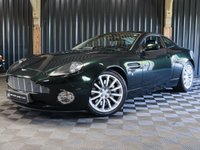 USED 2004 04 ASTON MARTIN VANQUISH 5.9 V12 2d 460 BHP FULL ASTON HISTORY, TWO TONE LEATHER, FASCIA COLOUR IN EXTERIOR COLOUR, PARK SENSORS, LINN 700 WATT AUDO, PENTLAND GREEN - STUNNING!!
