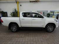 USED 2020 20 TOYOTA HI-LUX 2.4 INVINCIBLE 4WD D-4D DCB 147 BHP STUNNING EXAMPLE SAT NAV REAR CAMERA ANDROID APPLE CARPLAY REAR VIEW CAMERA 1 OWNER EXCELLENT SERVICE HISTORY TOYOTA WARRANTY TILL JULY 2030