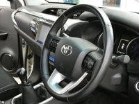 USED 2020 20 TOYOTA HI-LUX 2.4 INVINCIBLE 4WD D-4D DCB 147 BHP STUNNING EXAMPLE SAT NAV REAR CAMERA ANDROID APPLE CARPLAY REAR VIEW CAMERA 1 OWNER EXCELLENT SERVICE HISTORY TOYOTA WARRANTY TILL JULY 2030