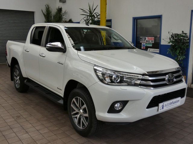 2020 20 Toyota HI-Lux 2.4 INVINCIBLE 4WD D-4D DCB 147 BHP