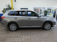 USED 2021 21 MITSUBISHI OUTLANDER 2.4 PHEV DYNAMIC 5d 222 BHP 4WD APP SAT NAV LEATHER HEATED SEATS REAR VIEW CAMERA 1 OWNER SERVICE HISTORY MITSUBISHI WARRANTY TILL MAY 2026
