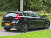 USED 2017 17 VOLVO V40 2.0 D2 INSCRIPTION 5d 118 BHP 