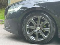 USED 2017 17 VOLVO V40 2.0 D2 INSCRIPTION 5d 118 BHP 