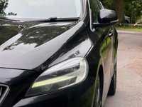 USED 2017 17 VOLVO V40 2.0 D2 INSCRIPTION 5d 118 BHP 