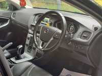 USED 2017 17 VOLVO V40 2.0 D2 INSCRIPTION 5d 118 BHP 