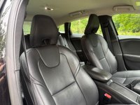 USED 2017 17 VOLVO V40 2.0 D2 INSCRIPTION 5d 118 BHP 