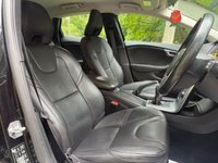 USED 2017 17 VOLVO V40 2.0 D2 INSCRIPTION 5d 118 BHP 
