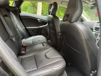 USED 2017 17 VOLVO V40 2.0 D2 INSCRIPTION 5d 118 BHP 