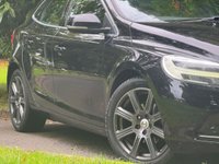 USED 2017 17 VOLVO V40 2.0 D2 INSCRIPTION 5d 118 BHP 