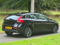 USED 2017 17 VOLVO V40 2.0 D2 INSCRIPTION 5d 118 BHP 