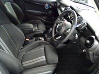 USED 2020 20 MINI HATCH COOPER 2.0 COOPER S CLASSIC 5d 190 BHP AIR CON CRUISE COMFORT PACK PARK SENSORS
