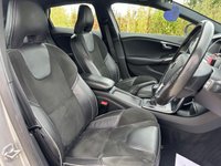 USED 2017 17 VOLVO V40 2.0 D2 R-DESIGN 5d 118 BHP 2 KEYS, CRUISE, CLIMATE