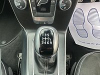 USED 2017 17 VOLVO V40 2.0 D2 R-DESIGN 5d 118 BHP 2 KEYS, CRUISE, CLIMATE