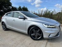 USED 2017 17 VOLVO V40 2.0 D2 R-DESIGN 5d 118 BHP 2 KEYS, CRUISE, CLIMATE