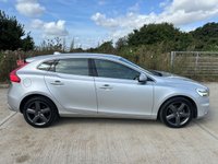 USED 2017 17 VOLVO V40 2.0 D2 R-DESIGN 5d 118 BHP 2 KEYS, CRUISE, CLIMATE